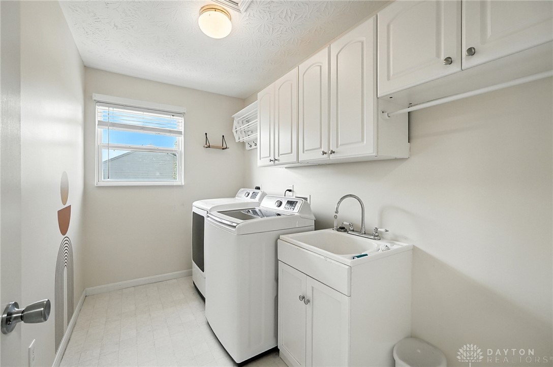 Mason, Ohio 45040, United States, 4 Bedrooms Bedrooms, ,4 BathroomsBathrooms,Residential,Active,195942