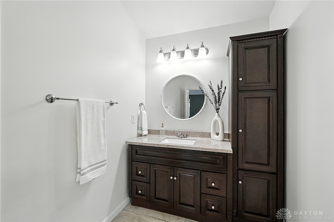 Mason, Ohio 45040, United States, 4 Bedrooms Bedrooms, ,4 BathroomsBathrooms,Residential,Active,195942