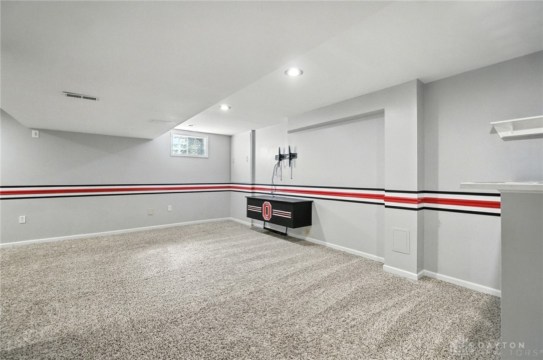 Mason, Ohio 45040, United States, 4 Bedrooms Bedrooms, ,4 BathroomsBathrooms,Residential,Active,195942