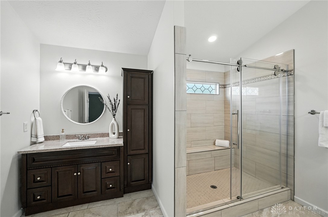 Mason, Ohio 45040, United States, 4 Bedrooms Bedrooms, ,4 BathroomsBathrooms,Residential,Active,195942