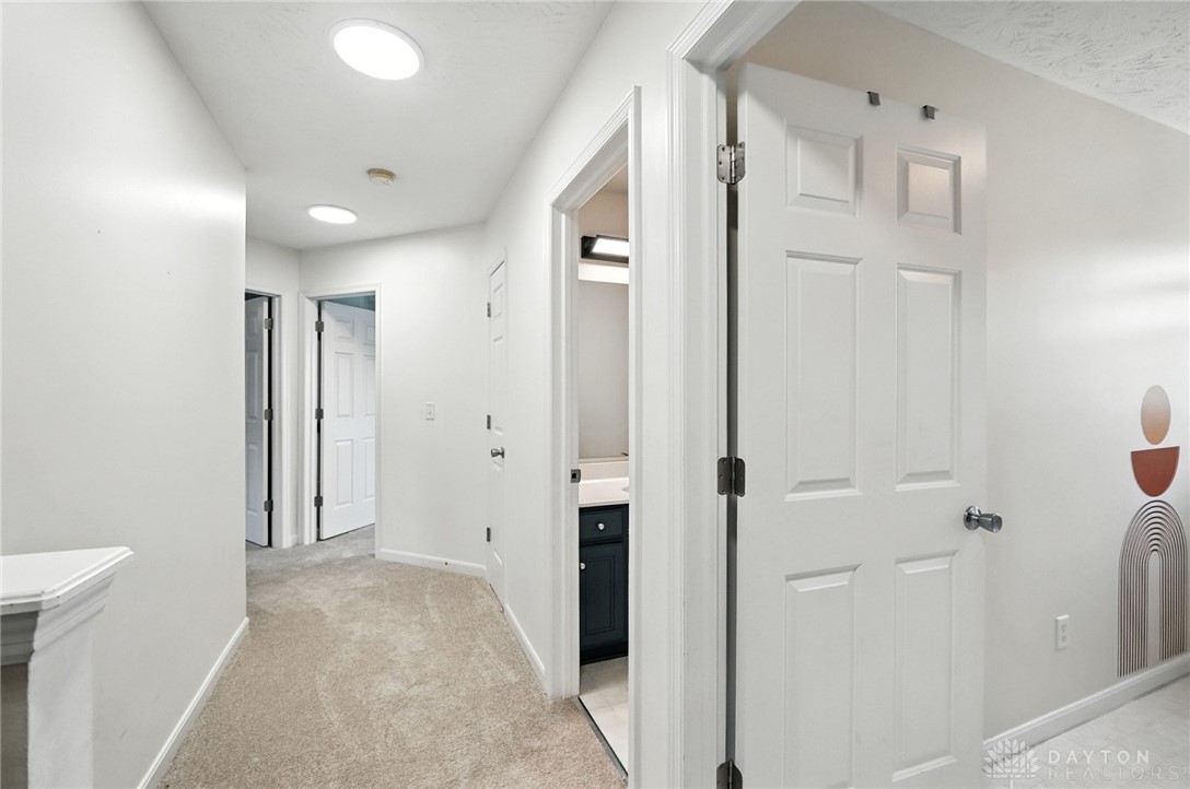 Mason, Ohio 45040, United States, 4 Bedrooms Bedrooms, ,4 BathroomsBathrooms,Residential,Active,195942