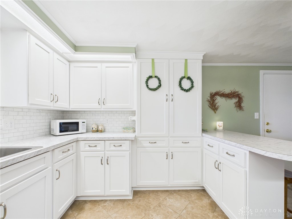7584 Ravenwood Drive, Greenville, Ohio image 10