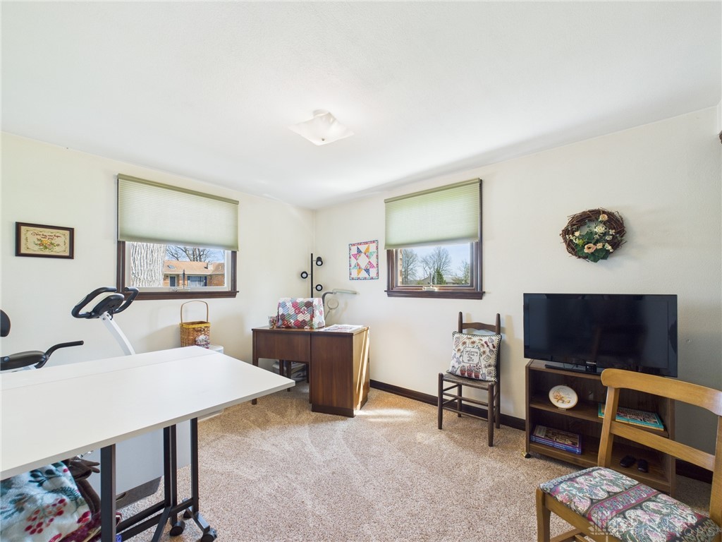 7584 Ravenwood Drive, Greenville, Ohio image 22