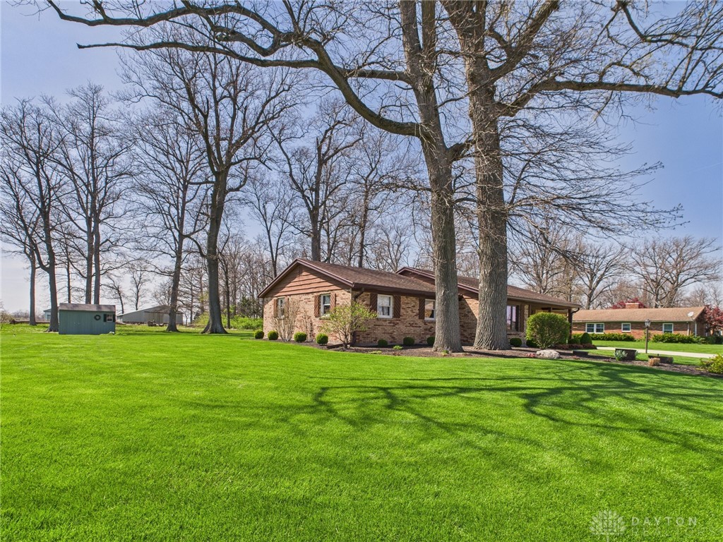 7584 Ravenwood Drive, Greenville, Ohio image 29