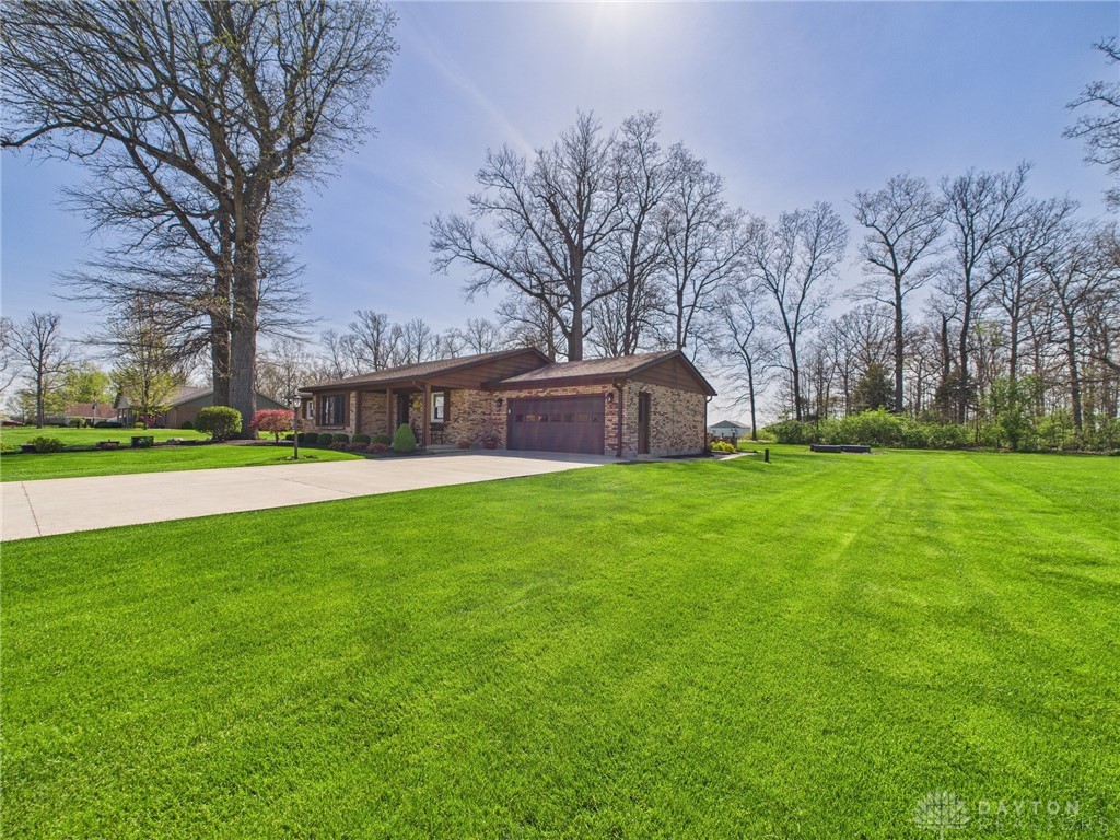 7584 Ravenwood Drive, Greenville, Ohio image 27
