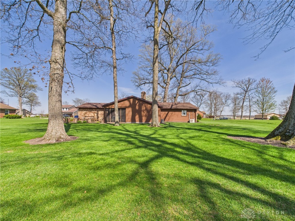 7584 Ravenwood Drive, Greenville, Ohio image 30