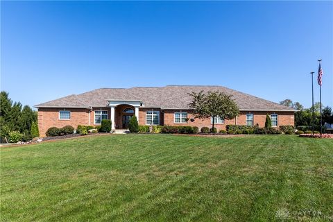 Photo of 1800 Ash Meadow Court, Xenia, OH 45385 (MLS # 944614) Photo of 1800 Ash Meadow Court, Xenia, OH 45385 (MLS # 944614)