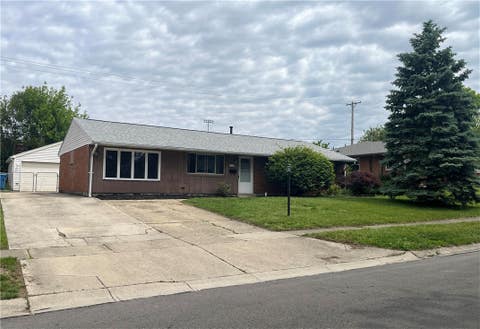 Homes For Sale - 4957 Chesham Drive<br/> Dayton, OH 45424