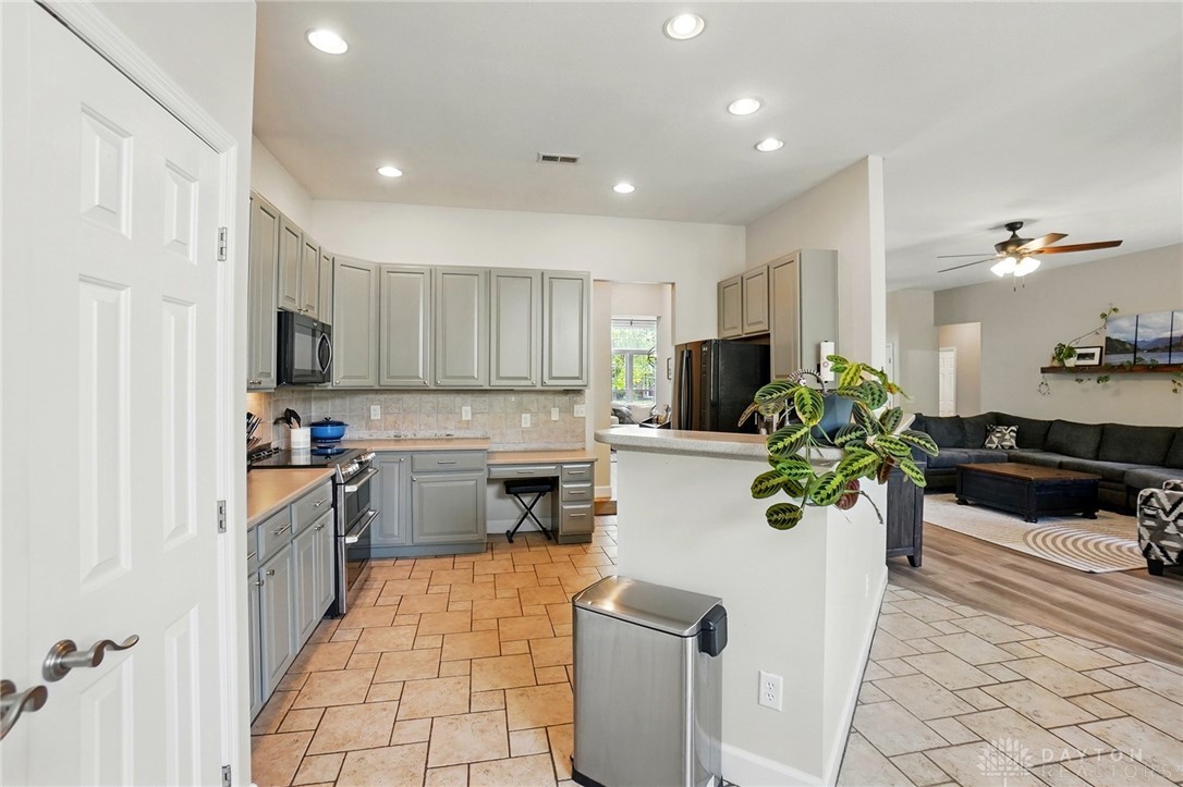 2613 Quail Run Drive, Fairborn, Ohio image 15