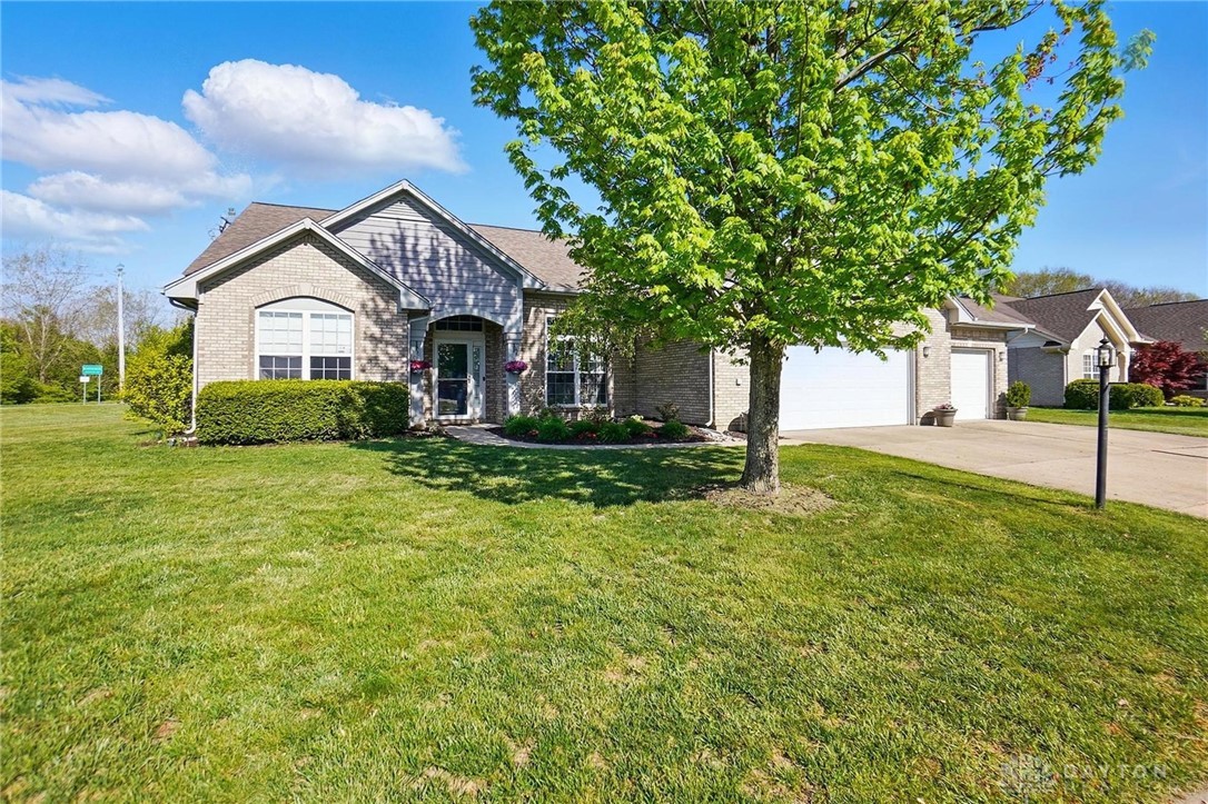 2613 Quail Run Drive, Fairborn, Ohio image 1