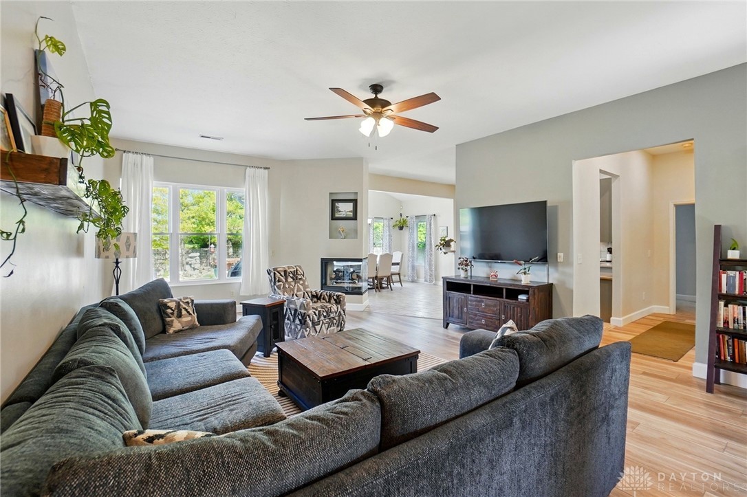 2613 Quail Run Drive, Fairborn, Ohio image 8