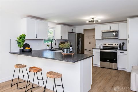 Tiny photo for 7126 Mandrake Drive, Dayton, OH 45424 (MLS # 945455)