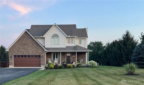 Photo of 3875 Pinewood Avenue, Springfield, OH 45502 (MLS # 949826)