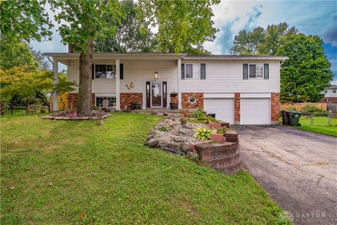 Homes For Sale - 5600 Mission Court<br/> Dayton, OH 45431