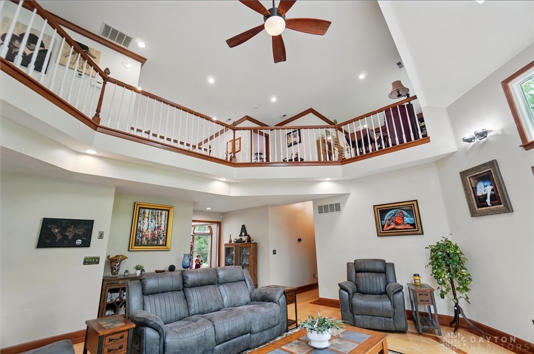 2642 Kilkenny Court, Springfield, Ohio image 17