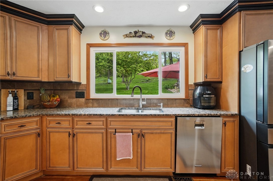 2642 Kilkenny Court, Springfield, Ohio image 23