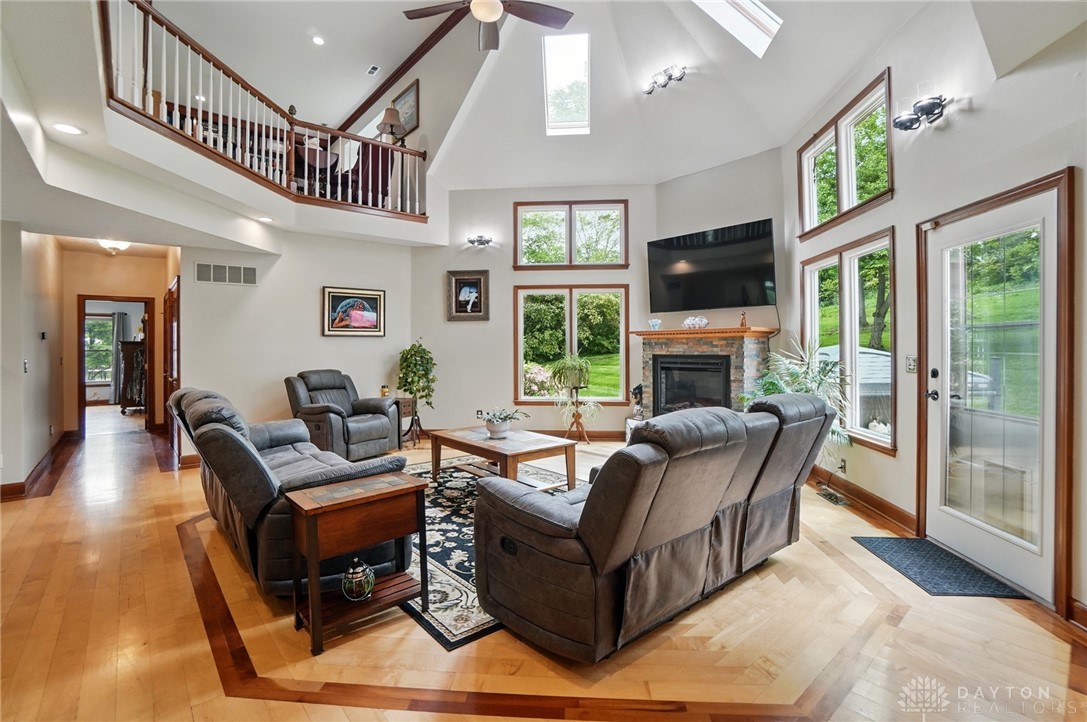 2642 Kilkenny Court, Springfield, Ohio image 14