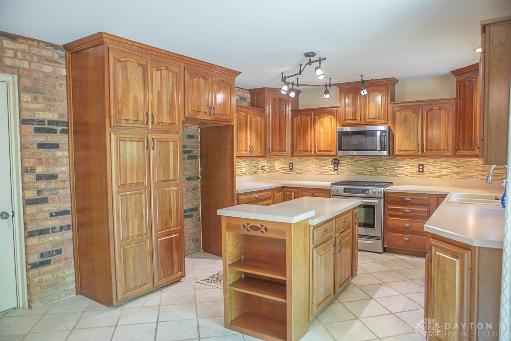 316 Honey Jane Drive, Beavercreek, Ohio image 7