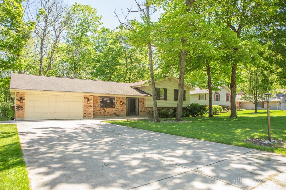 316 Honey Jane Drive, Beavercreek, Ohio image 2