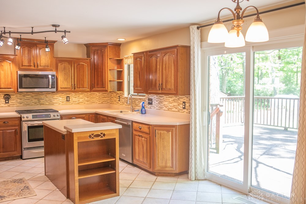316 Honey Jane Drive, Beavercreek, Ohio image 6