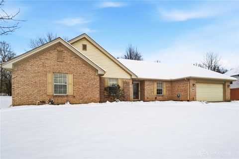 Photo of 965 Bakersfield Court, Miamisburg, OH 45342 (MLS # 949500)