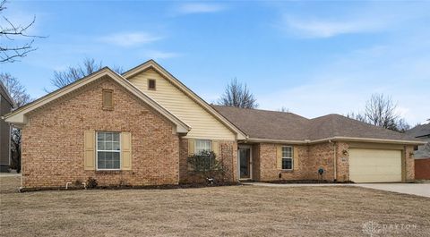 Photo of 965 Bakersfield Court, Miamisburg, OH 45342 (MLS # 949500)