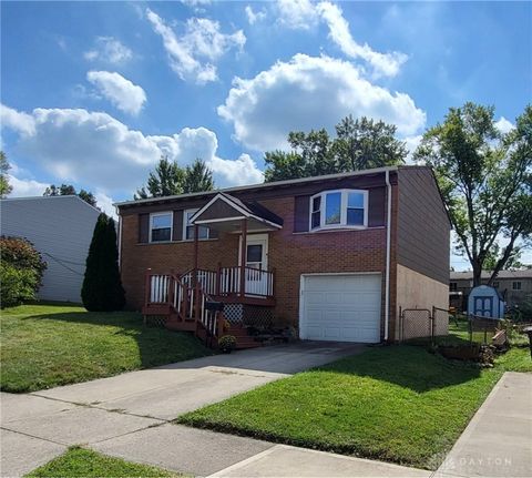Photo of 330 Ellenwood Drive, Dayton, OH 45449 (MLS # 944365)