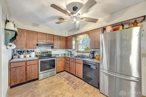 Tiny photo for 547 Lakengren Drive, Eaton, OH 45320 (MLS # 947059)