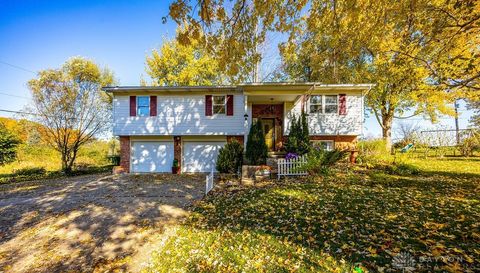 Tiny photo for 547 Lakengren Drive, Eaton, OH 45320 (MLS # 947059)