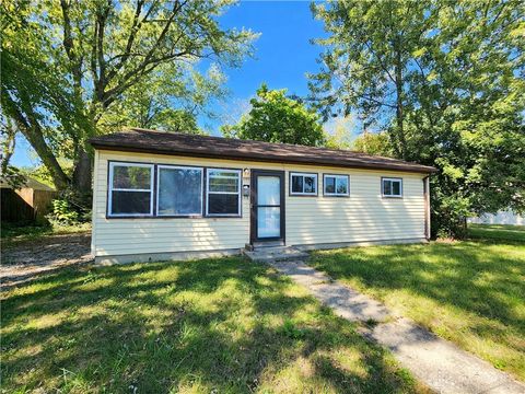 Photo of 1303 Graystone Drive, Dayton, OH 45417 (MLS # 944844)