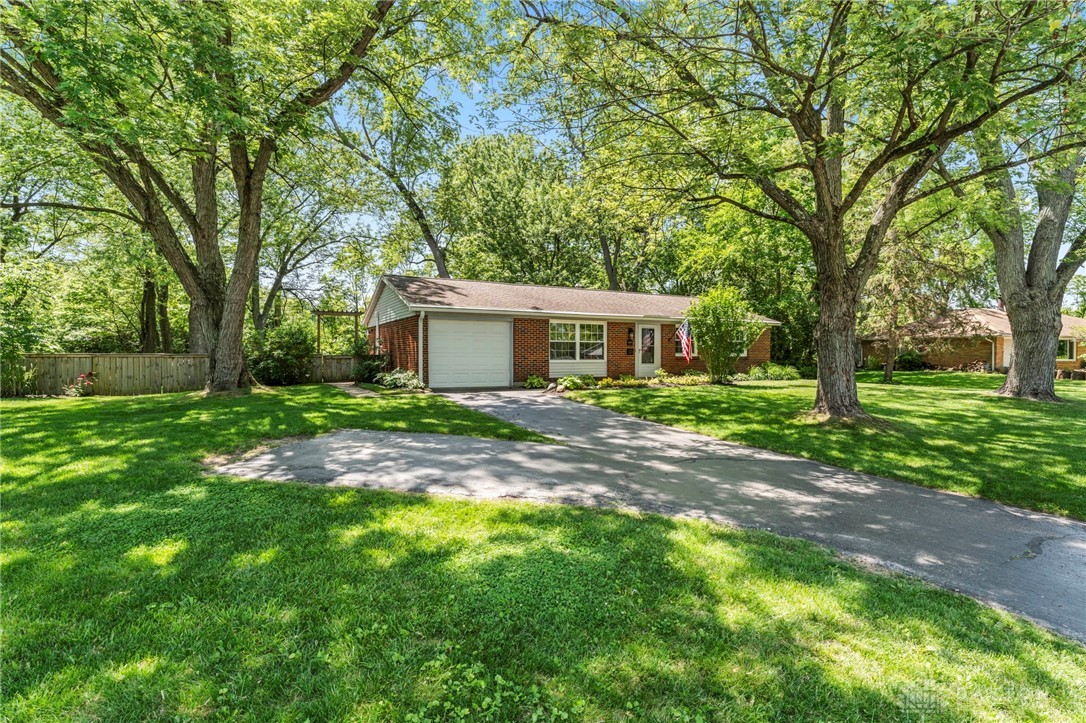 2630 Vineland Trail, Beavercreek, Ohio image 3