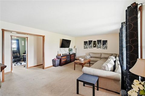 Tiny photo for 6258 Zachary Avenue, Springfield, OH 45502 (MLS # 947013)