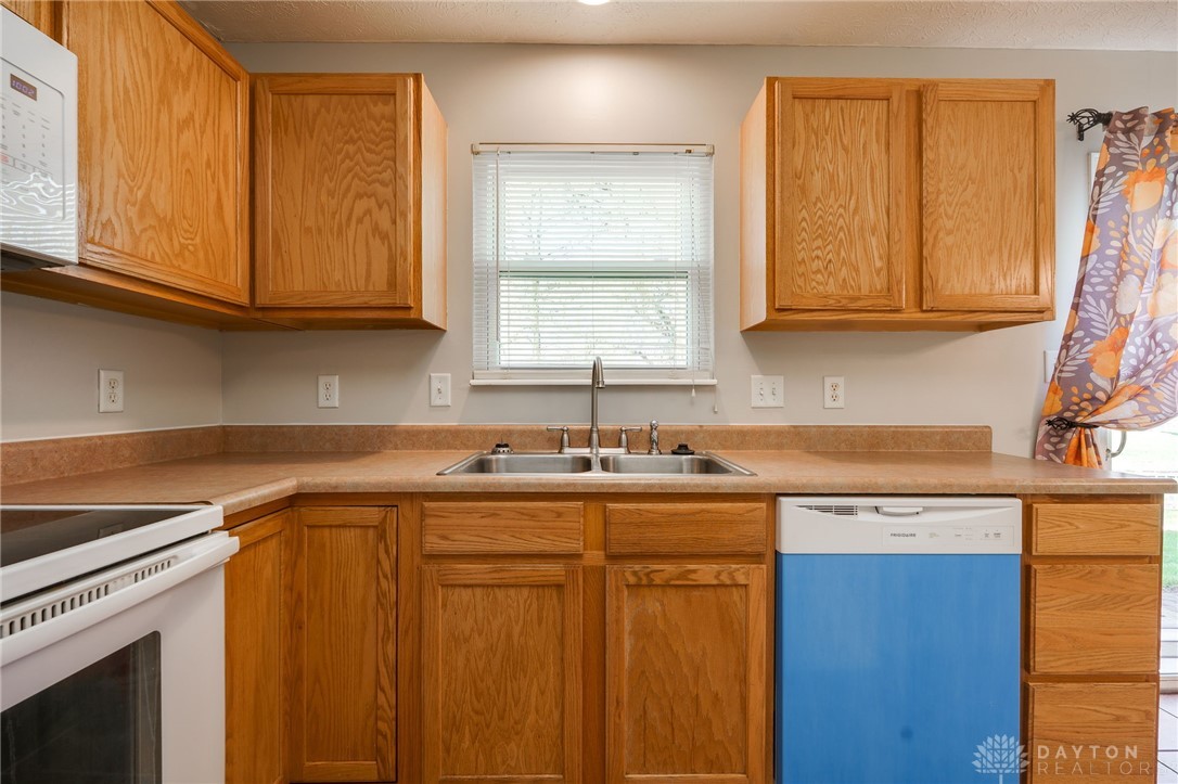 6635 Morrell Drive, Dayton, Ohio image 16