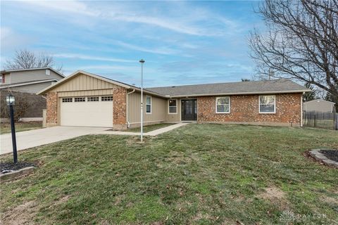 Photo of 2096 Sierra Trail, Xenia, OH 45385 (MLS # 951126)