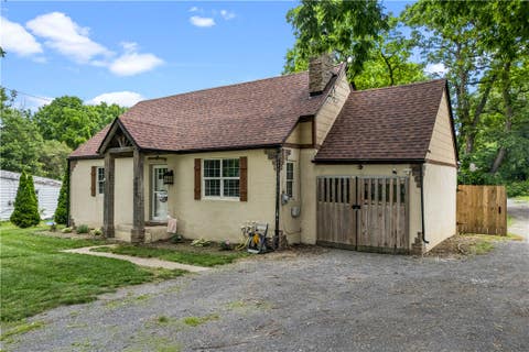 Photo of 7004 Shaker Road, Franklin, OH 45005 (MLS # 961953)