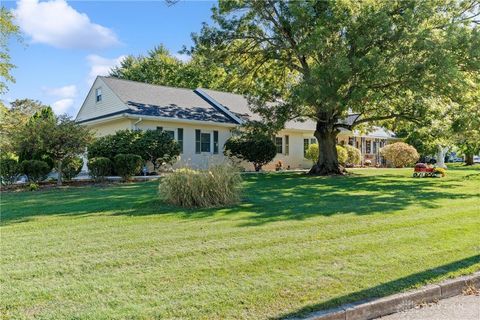Photo of 379 Virginia Circle, Wilmington, OH 45177 (MLS # 945443)