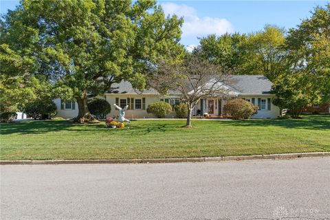 Tiny photo for 379 Virginia Circle, Wilmington, OH 45177 (MLS # 945443)