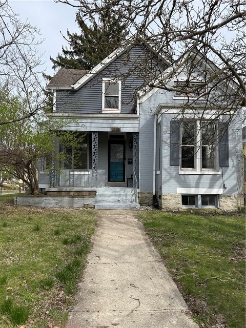 Photo of 4726 Castle Place, Cincinnati, OH 45227 (MLS # 954921)