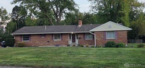 Photo of 320 Judith Drive, Kettering, OH 45429 (MLS # 949375)