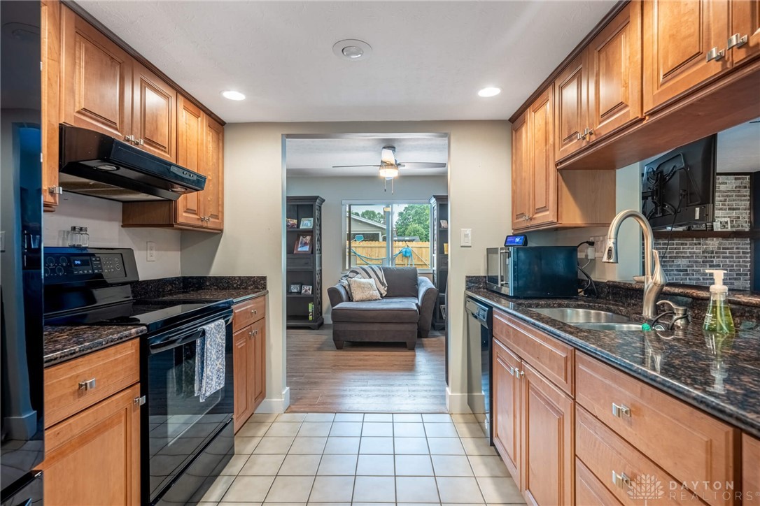 4491 Powder Horn Drive, Beavercreek, Ohio image 14