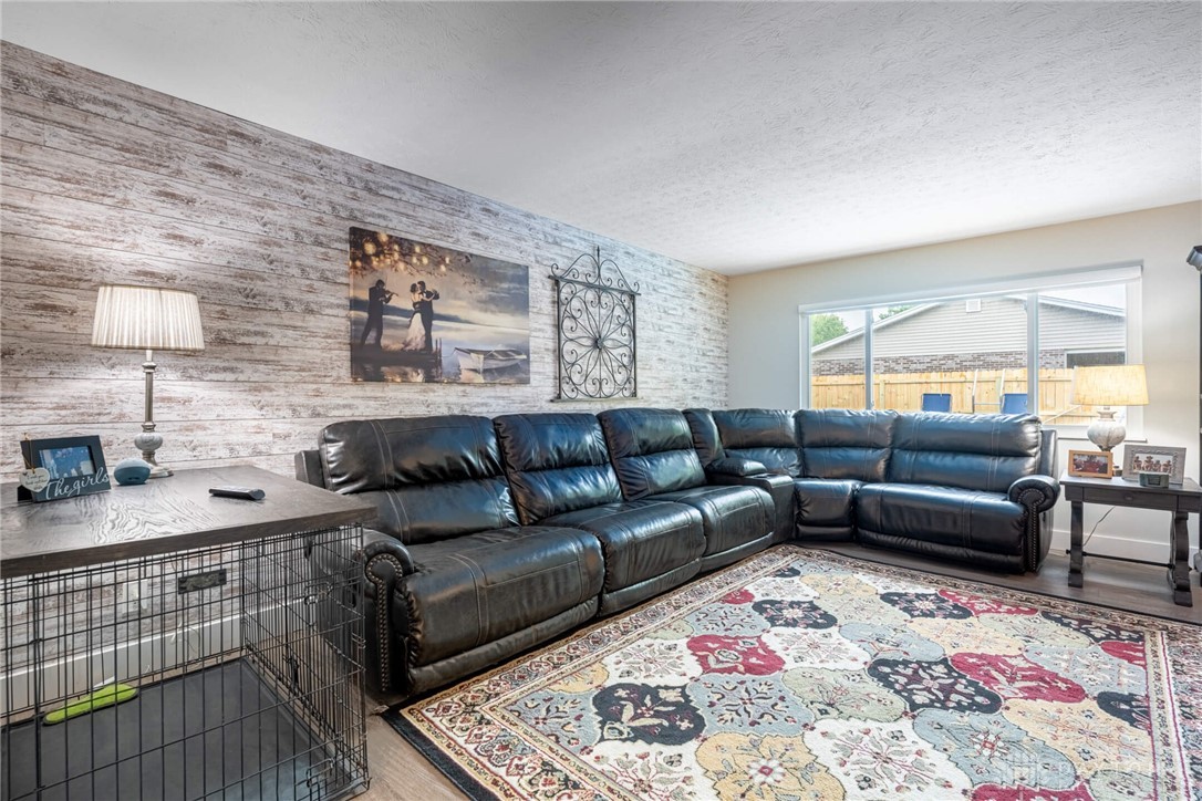 4491 Powder Horn Drive, Beavercreek, Ohio image 4