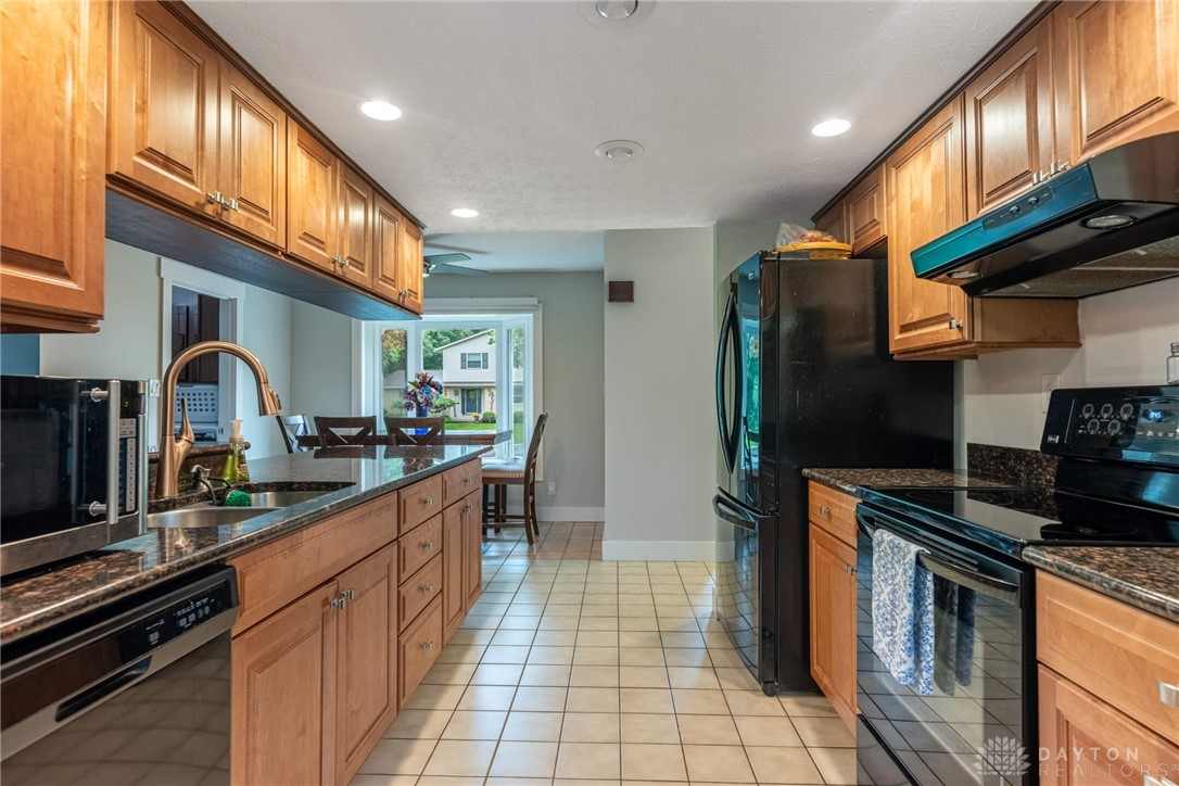 4491 Powder Horn Drive, Beavercreek, Ohio image 12
