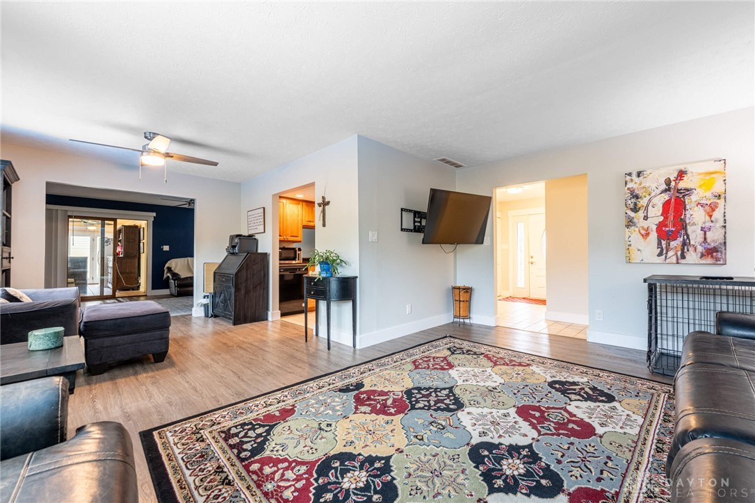 4491 Powder Horn Drive, Beavercreek, Ohio image 3
