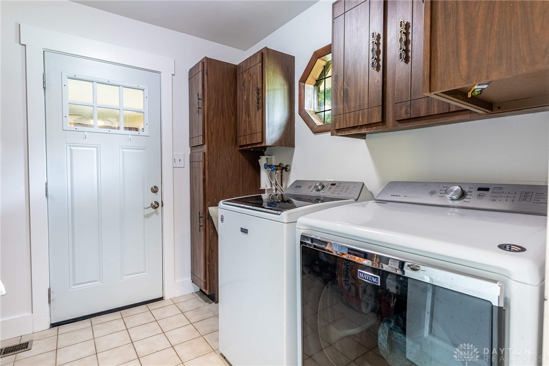4491 Powder Horn Drive, Beavercreek, Ohio image 16