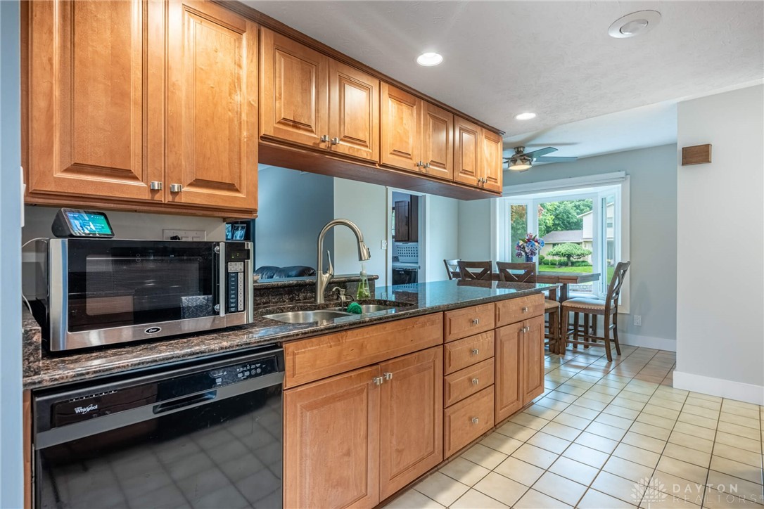 4491 Powder Horn Drive, Beavercreek, Ohio image 13