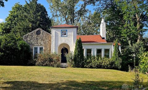 Photo of 633 Ridgedale Road, Dayton, OH 45406 (MLS # 943800)