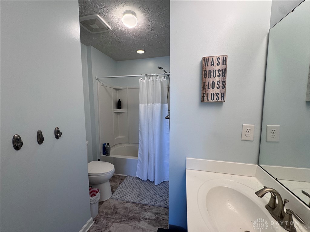 212 Triple Crown Drive, Vandalia, Ohio image 34