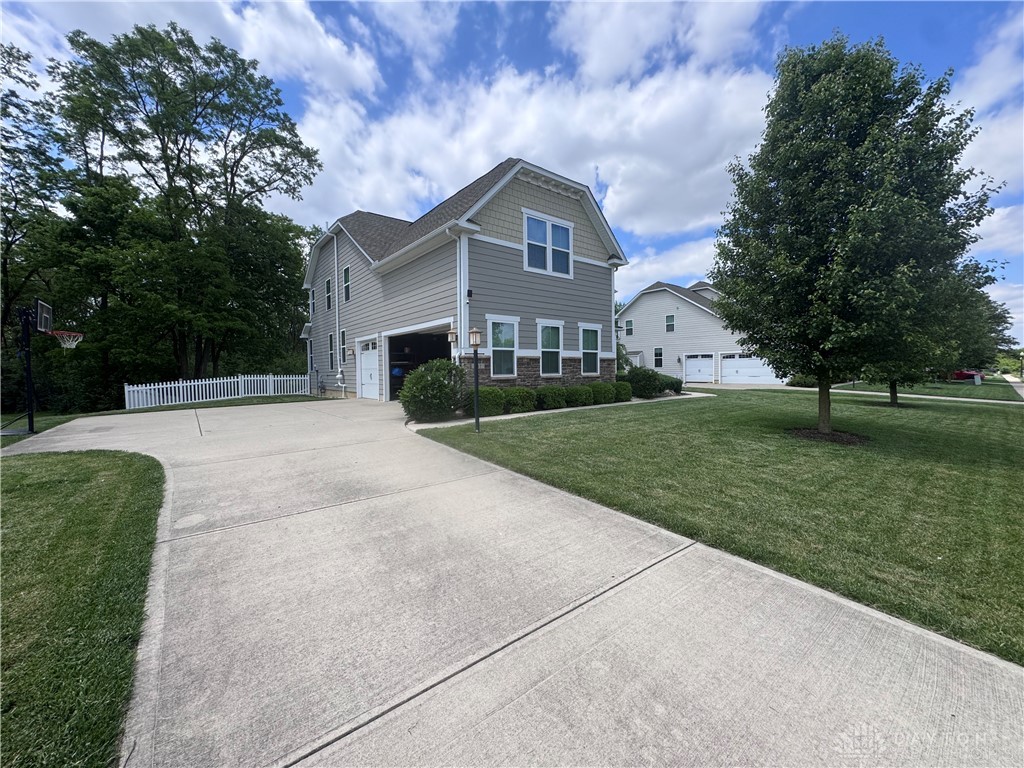 212 Triple Crown Drive, Vandalia, Ohio image 2
