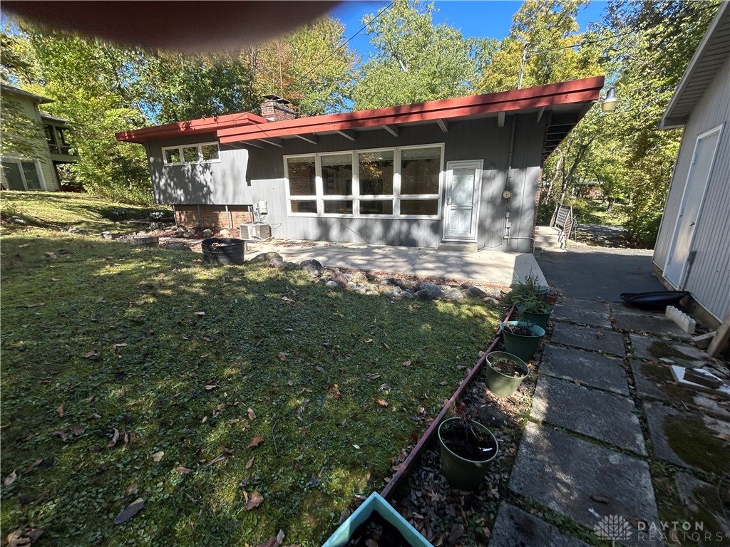 1535 Winding Trail