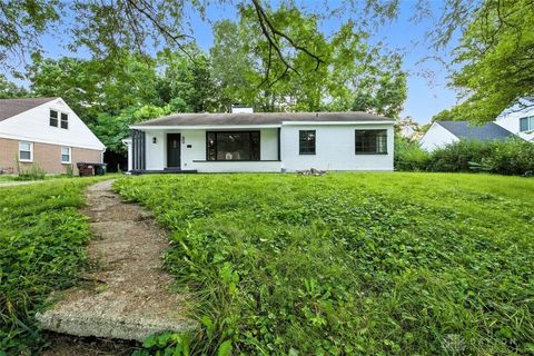 Photo of 4261 Briar Place, Dayton, OH 45405 (MLS # 941829)